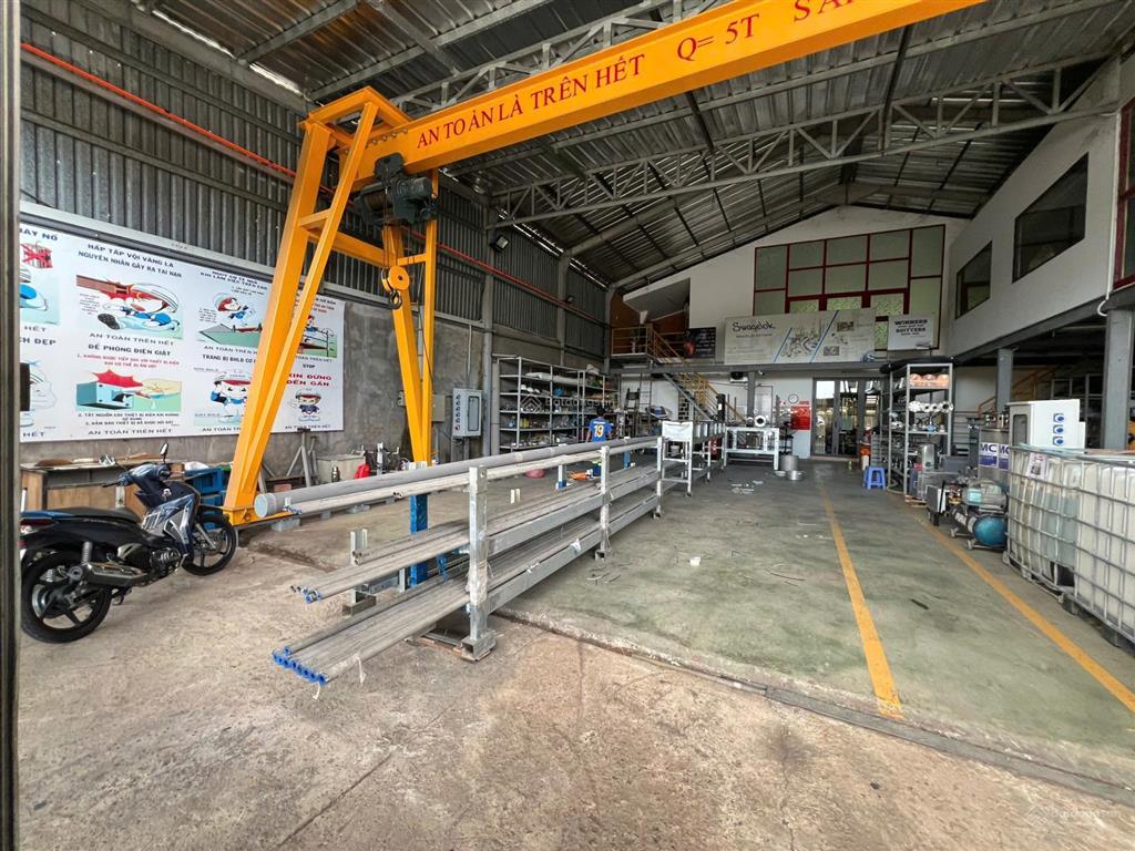 Bán nhà xưởng 15x35m đầy đủ công năng, văn phòng, cẩu trục, giá 9.5 tỷ, mặt tiền ql51, kim dinh br