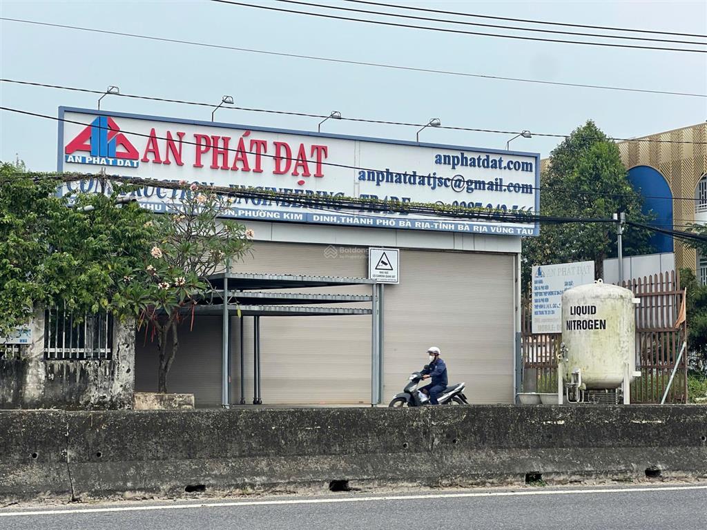 Bán nhà xưởng 15x35m đầy đủ công năng, văn phòng, cẩu trục, giá 9.5 tỷ, mặt tiền ql51, kim dinh br