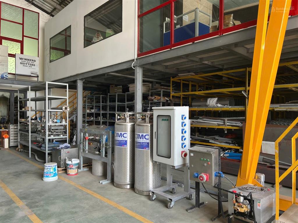 Bán nhà xưởng 15x35m đầy đủ công năng, văn phòng, cẩu trục, giá 9.5 tỷ, mặt tiền ql51, kim dinh br