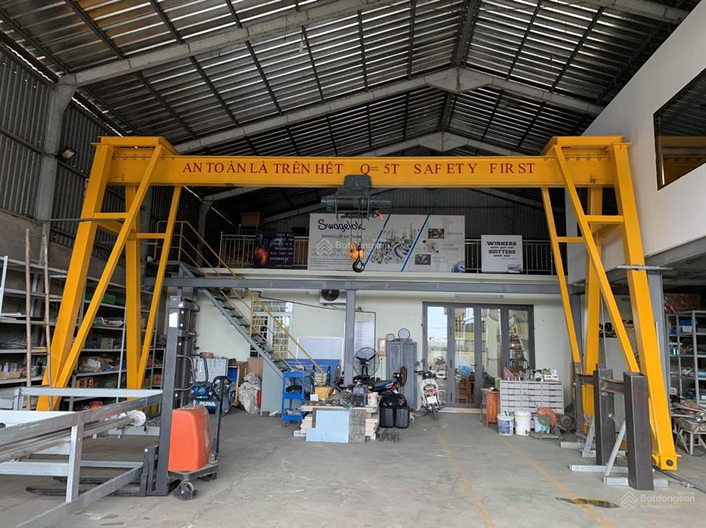 Bán nhà xưởng 15x35m đầy đủ công năng, văn phòng, cẩu trục, giá 9.5 tỷ, mặt tiền ql51, kim dinh br