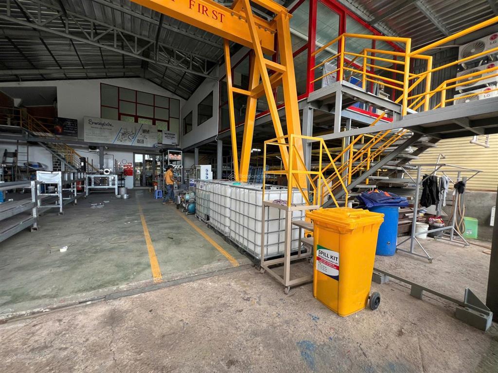Bán nhà xưởng 15x35m đầy đủ công năng, văn phòng, cẩu trục, giá 9.5 tỷ, mặt tiền ql51, kim dinh br