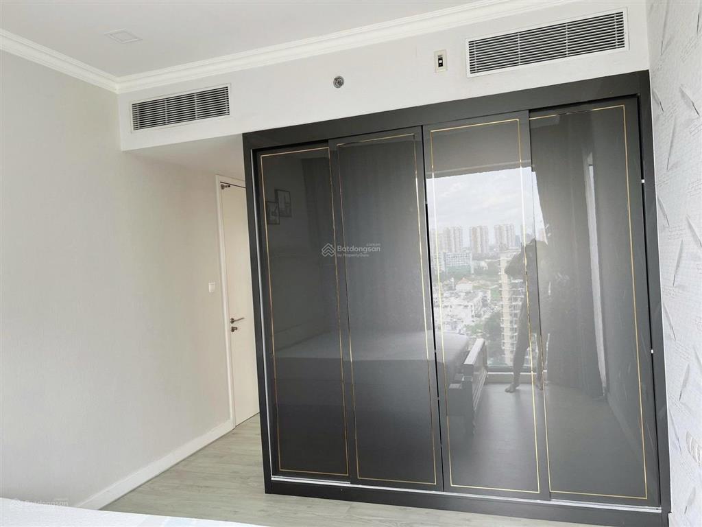 Công ty kashome | chuyên bán gateway thảo điền  ban công rộng 4 cánh rất đẹp
