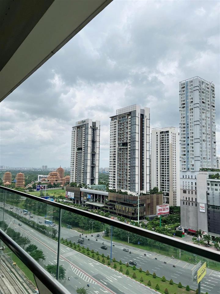 Công ty kashome | chuyên bán gateway thảo điền  ban công rộng 4 cánh rất đẹp