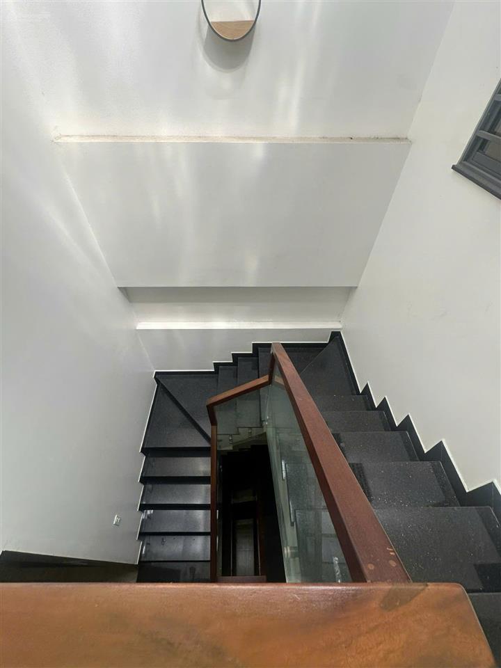 Cho thuê nhà phố nguyên căn kdc 13 intresco, phong phú, bình chánh