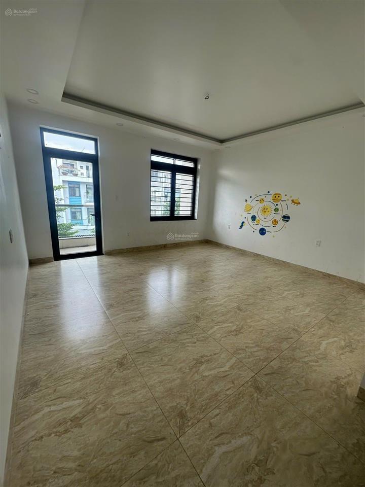 Cho thuê nhà phố nguyên căn kdc 13 intresco, phong phú, bình chánh