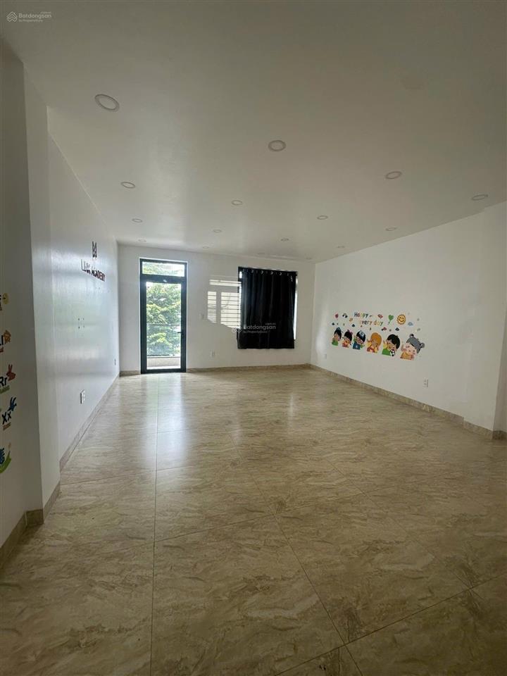 Cho thuê nhà phố nguyên căn kdc 13 intresco, phong phú, bình chánh