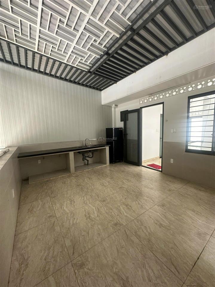 Cho thuê nhà phố nguyên căn kdc 13 intresco, phong phú, bình chánh