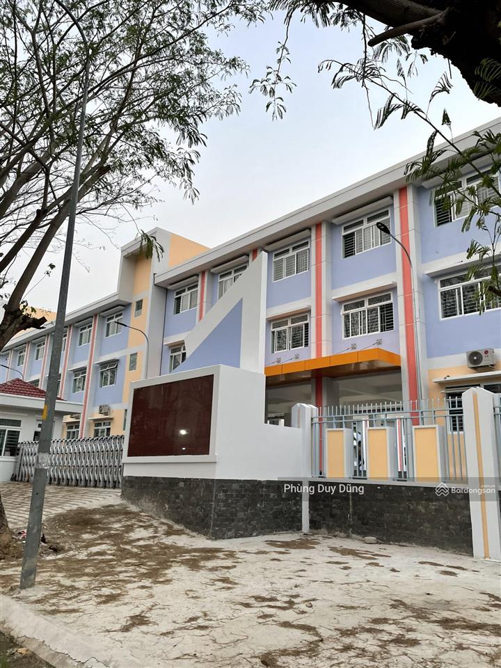 Chính chủ cần bán gấp nền đất đường số 4, lô giới 40m, kdc 13e làng việt kiều phong phú, giá rẻ