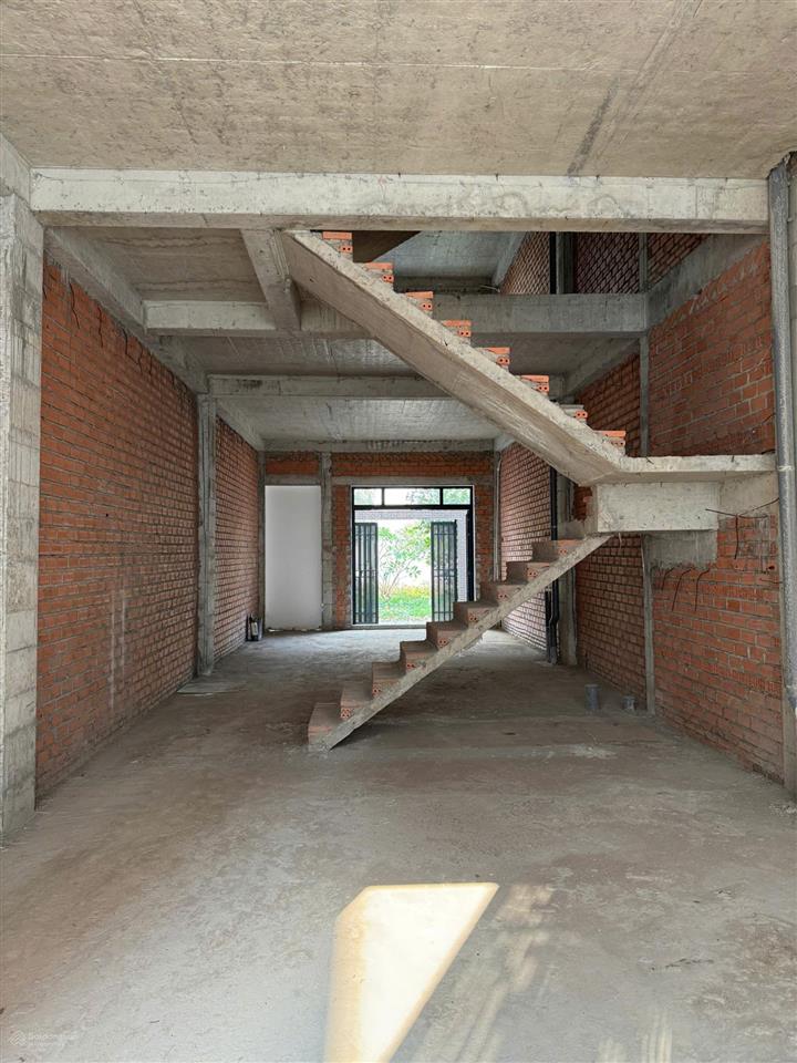 Bán nhà phố khu dân cư 13e intresco xã bình hưng tp.hcm giá rẻ sổ hồng cầm tay.