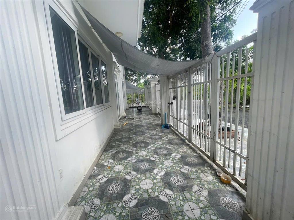 Nhà bán căn góc  7 x 19m  kdc 13c (greenlife) xã phong phú cũ  sổ hồng ngân hàng hỗ trợ vốn