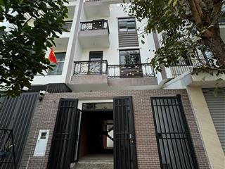 Cho thuê nhà phố kdc 13e intresco nhà mới xây chưa sử dụng giá rẻ.