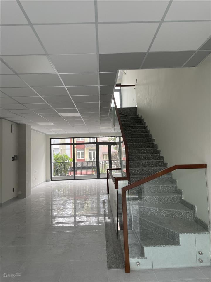 Bán gấp căn nhà phố đường số 7 kdc 13e intresco trục chính tiện kinh doanh vào ở giá tốt