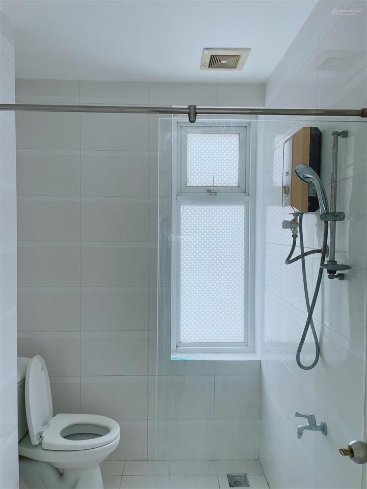 Chính chủ cho thuê căn hộ terra rosa có 3pn và 3wc có nội thất giá 8tr/tháng