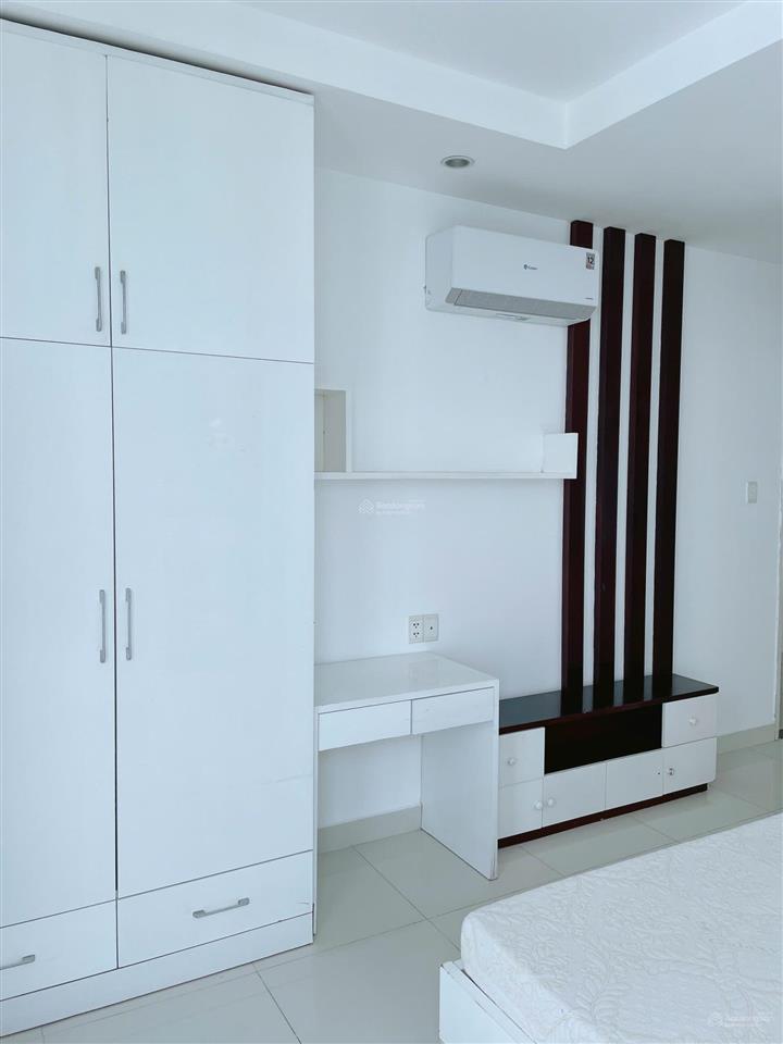 Chính chủ cho thuê căn hộ terra rosa có 3pn và 3wc có nội thất giá 8tr/tháng