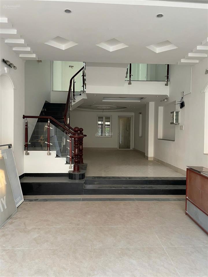 Chính chủ cần cho thuê nhà phố nguyên căn trục đường chính kdc 13e intresco giá tốt.