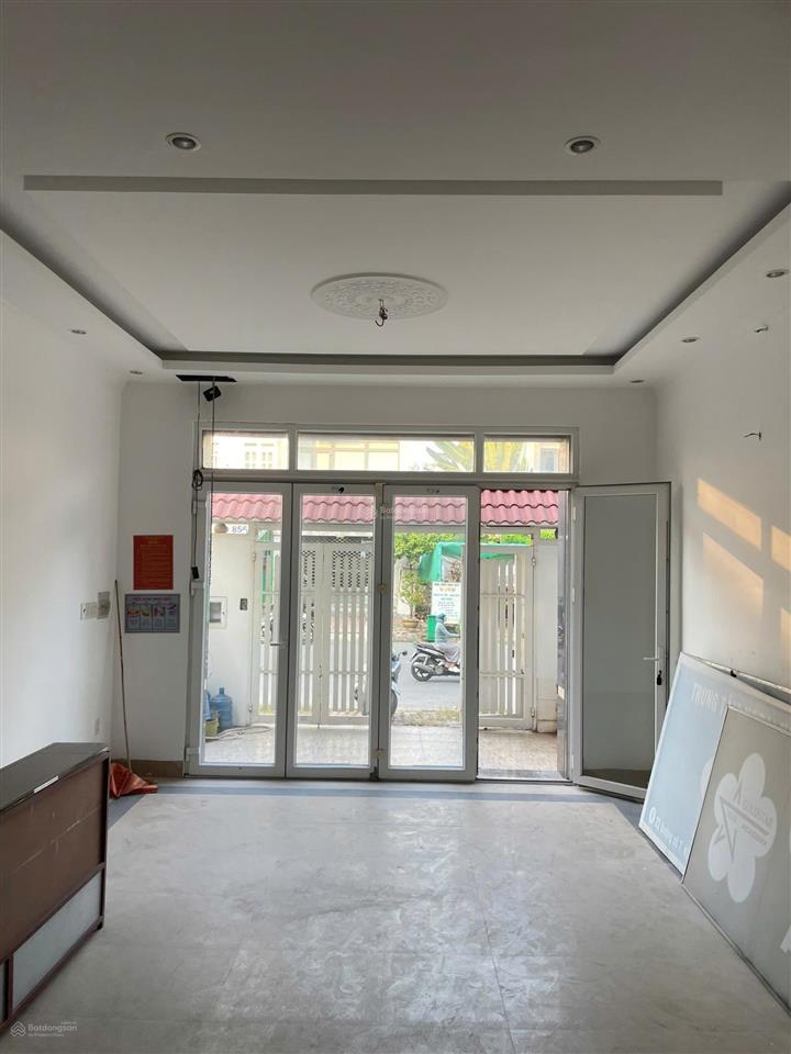Chính chủ cần cho thuê nhà phố nguyên căn trục đường chính kdc 13e intresco giá tốt.