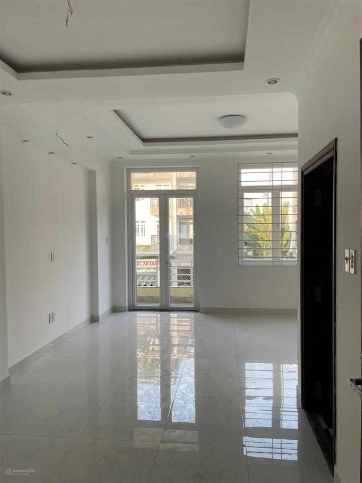Chính chủ cần cho thuê nhà phố nguyên căn trục đường chính kdc 13e intresco giá tốt.