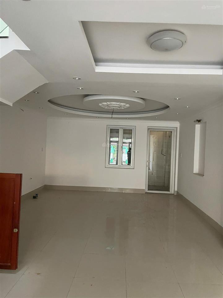 Chính chủ cần cho thuê nhà phố nguyên căn trục đường chính kdc 13e intresco giá tốt.