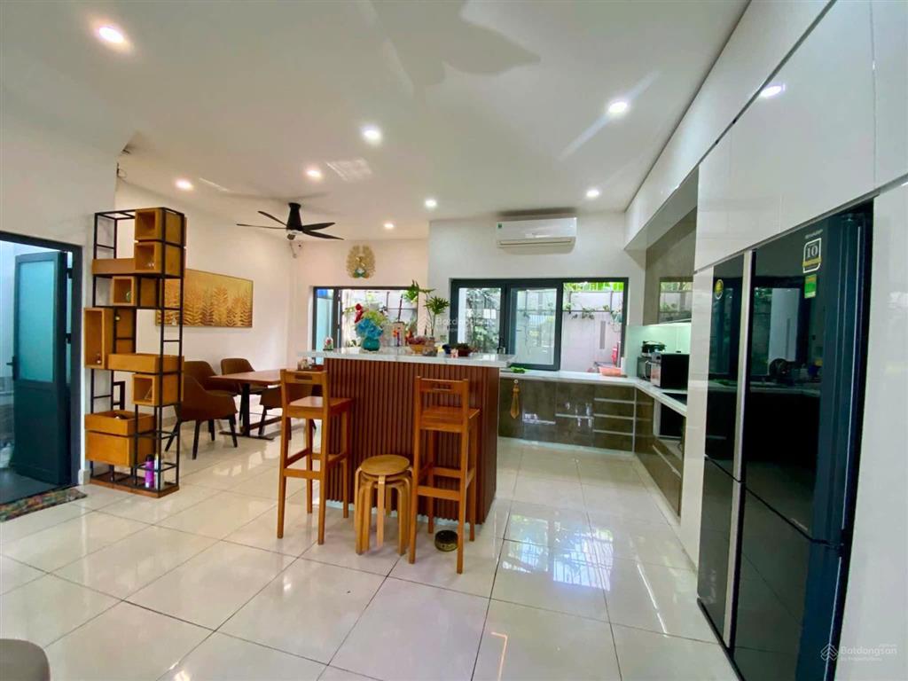 Bán nhà phố kdc 13e intresco, nhà mới, thiết kế sang trọng, ntcc, hướng đông nam, đường lớn