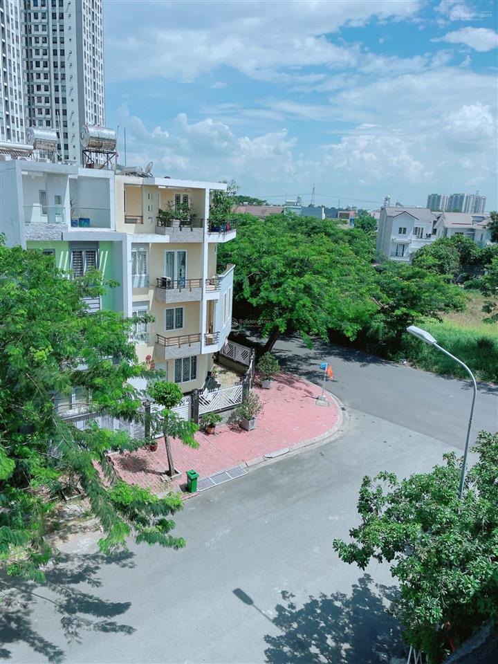 Cho thuê nhà phố kdc 13e intresco đầy đủ nội thất cao cấp. nhà mới