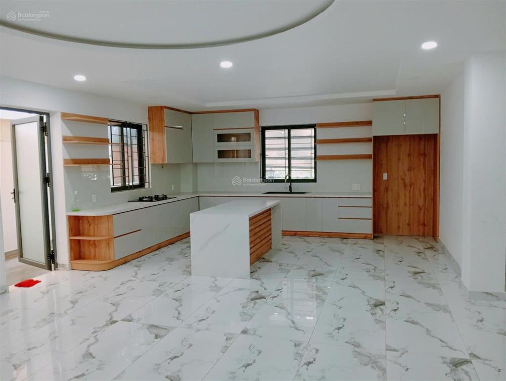 Cần bán gấp căn nhà phố góc có hầm tại dự án kdc 13e intresco giá rẻ