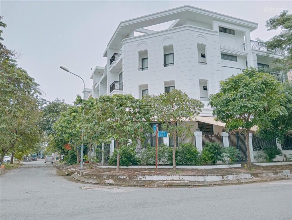 Cần bán gấp căn nhà phố góc có hầm tại dự án kdc 13e intresco giá rẻ