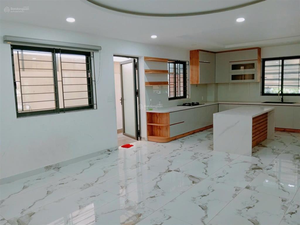Cần bán gấp căn nhà phố góc có hầm tại dự án kdc 13e intresco giá rẻ