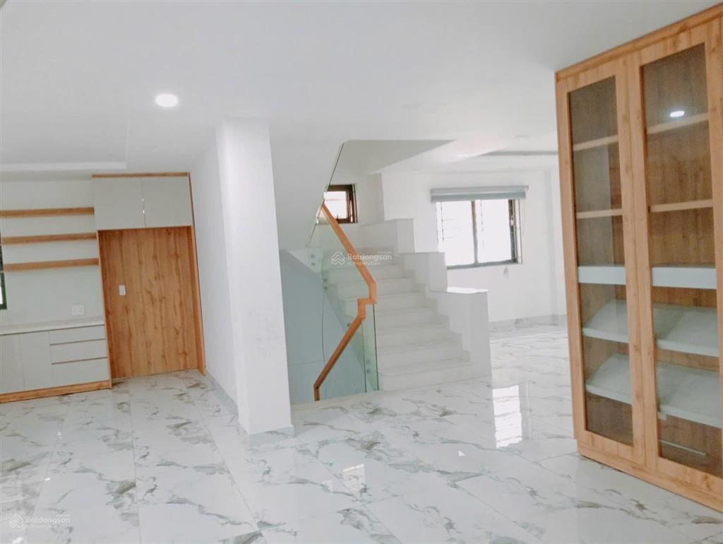 Cần bán gấp căn nhà phố góc có hầm tại dự án kdc 13e intresco giá rẻ
