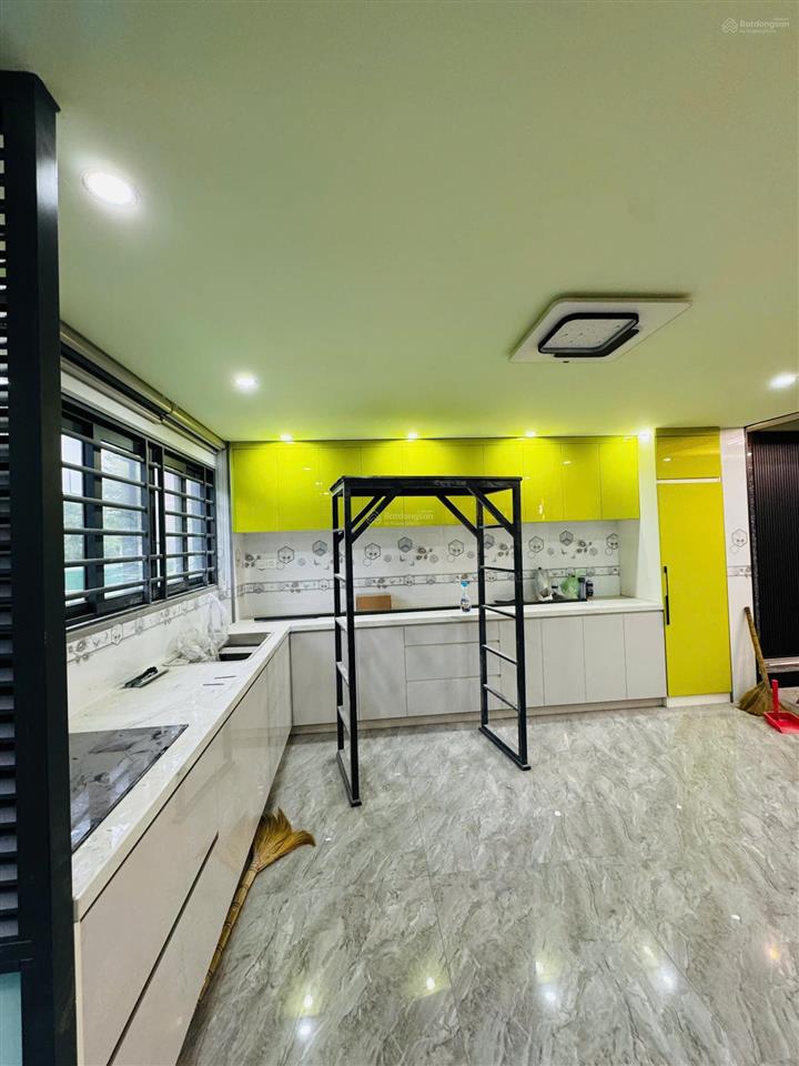 Chính chủ cần bán gấp căn nhà kdc 13b conic, có thang máy, có hầm đường số 3b giá rẻ