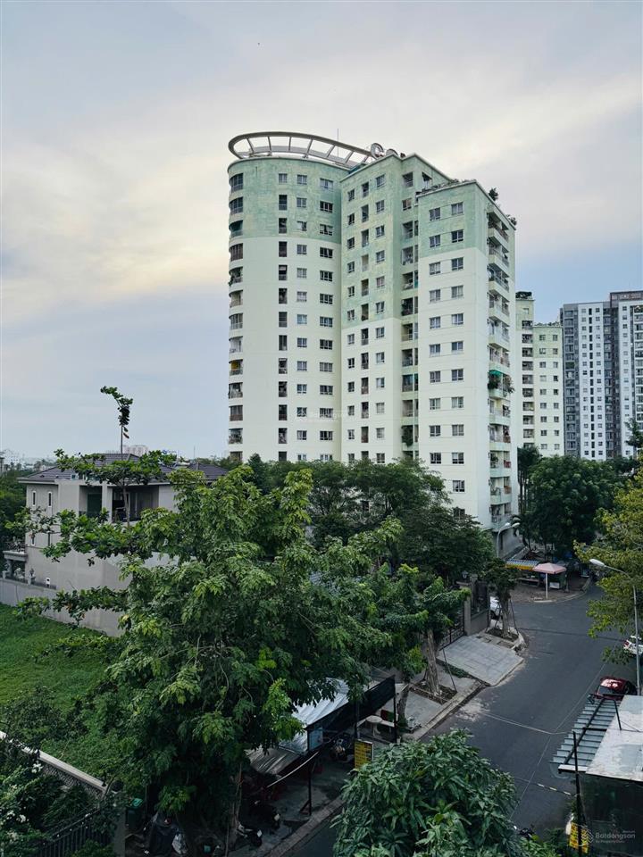 Chính chủ cần bán gấp căn nhà kdc 13b conic, có thang máy, có hầm đường số 3b giá rẻ