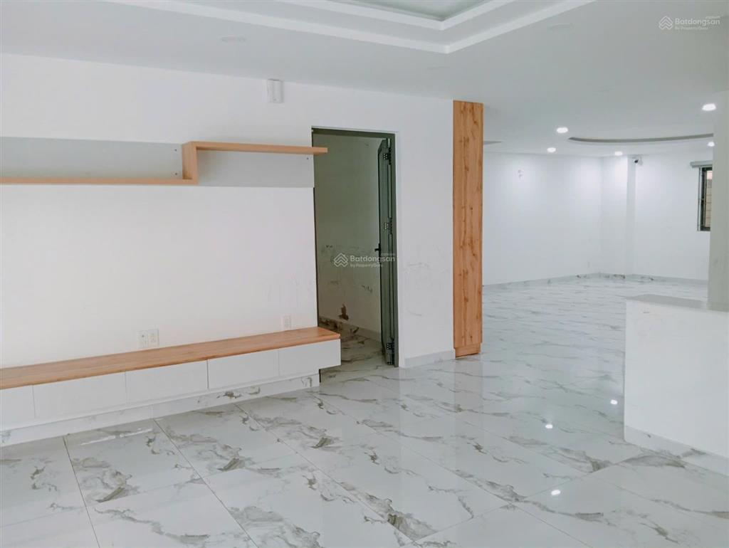 Bán căn nhà phố góc hai mặt tiền đối diện trường học kdc 13e có tầng hầm giá rẻ