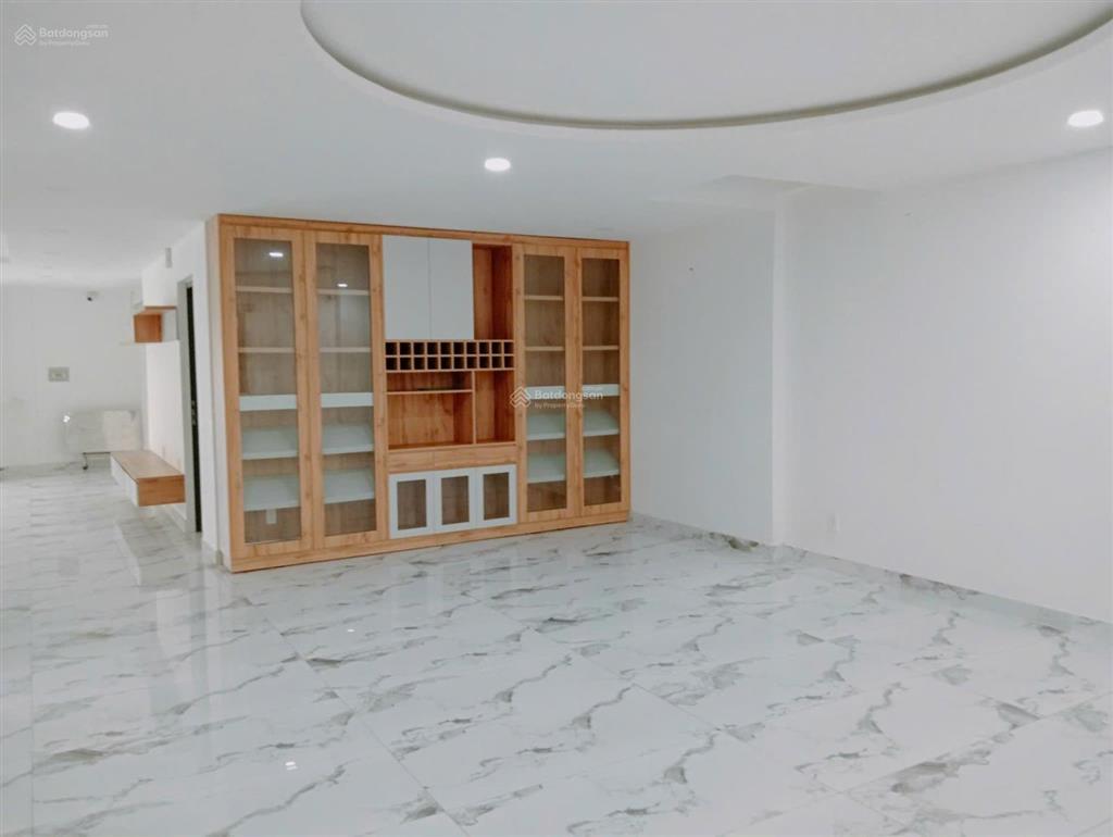 Bán căn nhà phố góc hai mặt tiền đối diện trường học kdc 13e có tầng hầm giá rẻ