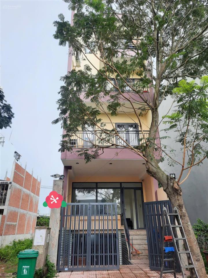 Bán nhà phố kdc phong phú 4 có hầm, có thang máy, có dòng tiền sổ hồng giá rẻ.  0909 342 ***