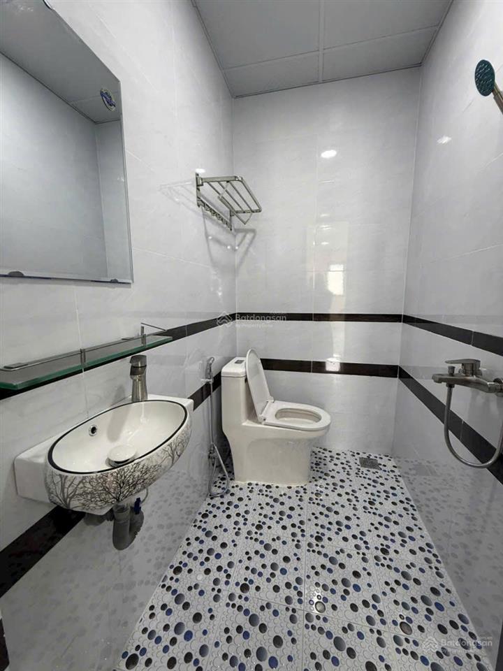 Bán gấp căn nhà phố dòng tiền tại dự án kdc phong phú 4 khang điền giá rẻ, sổ hồng cầm tay