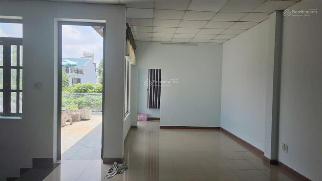 Chính chủ cần bán gấp căn nhà phố trục chính đường số 7 kdc 13b conic đối diện trường đh văn hiến
