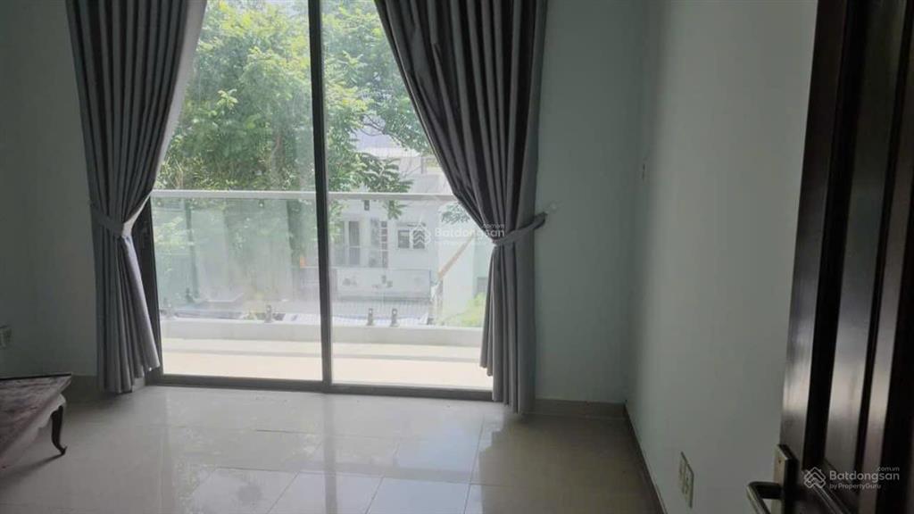 Chính chủ cần bán gấp căn nhà phố trục chính đường số 7 kdc 13b conic đối diện trường đh văn hiến