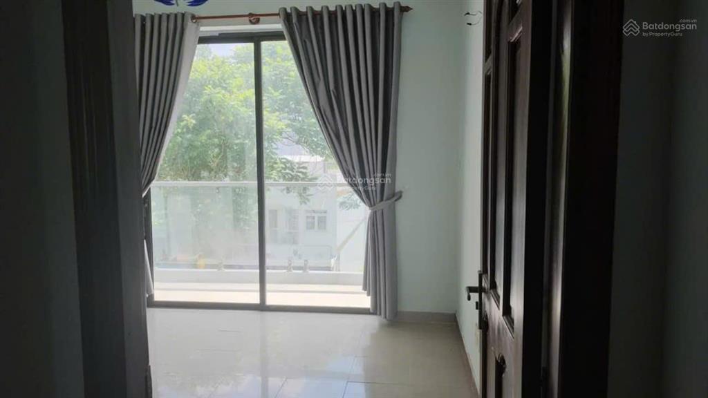Chính chủ cần bán gấp căn nhà phố trục chính đường số 7 kdc 13b conic đối diện trường đh văn hiến