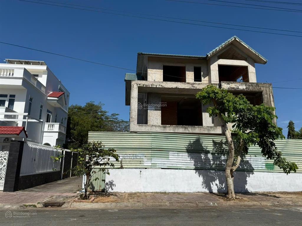Bán căn biệt thự xây thô 2 mt khu biệt thự thanh bình  p10  vũng tàu