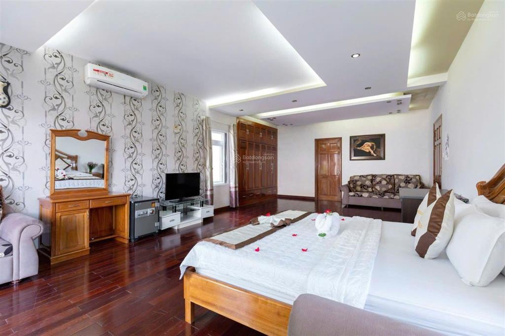 Bán căn nhà 2 mặt đường văn cao + thái văn lung, vũng tàu