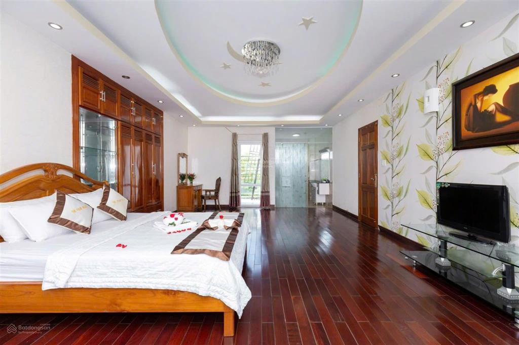Bán căn nhà 2 mặt đường văn cao + thái văn lung, vũng tàu