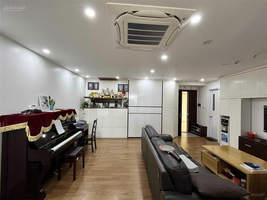 Chính chủ bán căn góc cao cấp n03 dự án berriver long biên full nội thất.  0974 475 ***