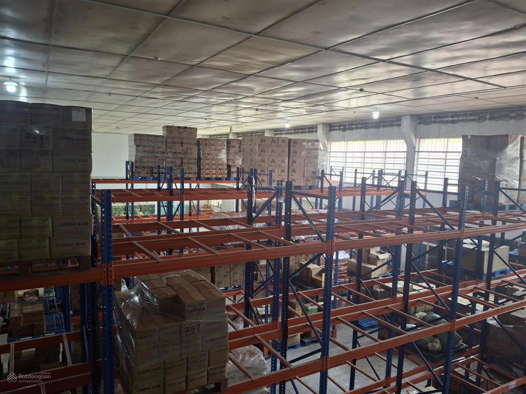 Cho thuê 1300m2 kho ngay xn q9,hcm