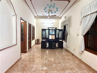 Nhà phố bề ngang đẹp gần đường vân đồn, cách biển 5p xe máy