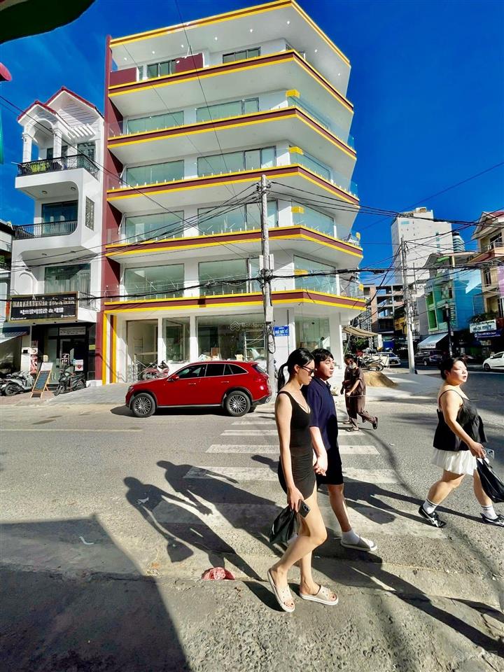 Cần bán lô góc ngay phố hàn mặt tiền võ trứ giao ngô đức kế