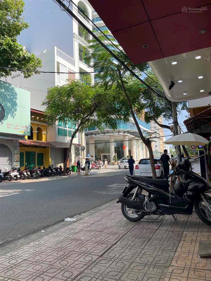 Bán nhà mặt tiền tô hiến thành ngay phố hàn gần biển chỉ 500m.