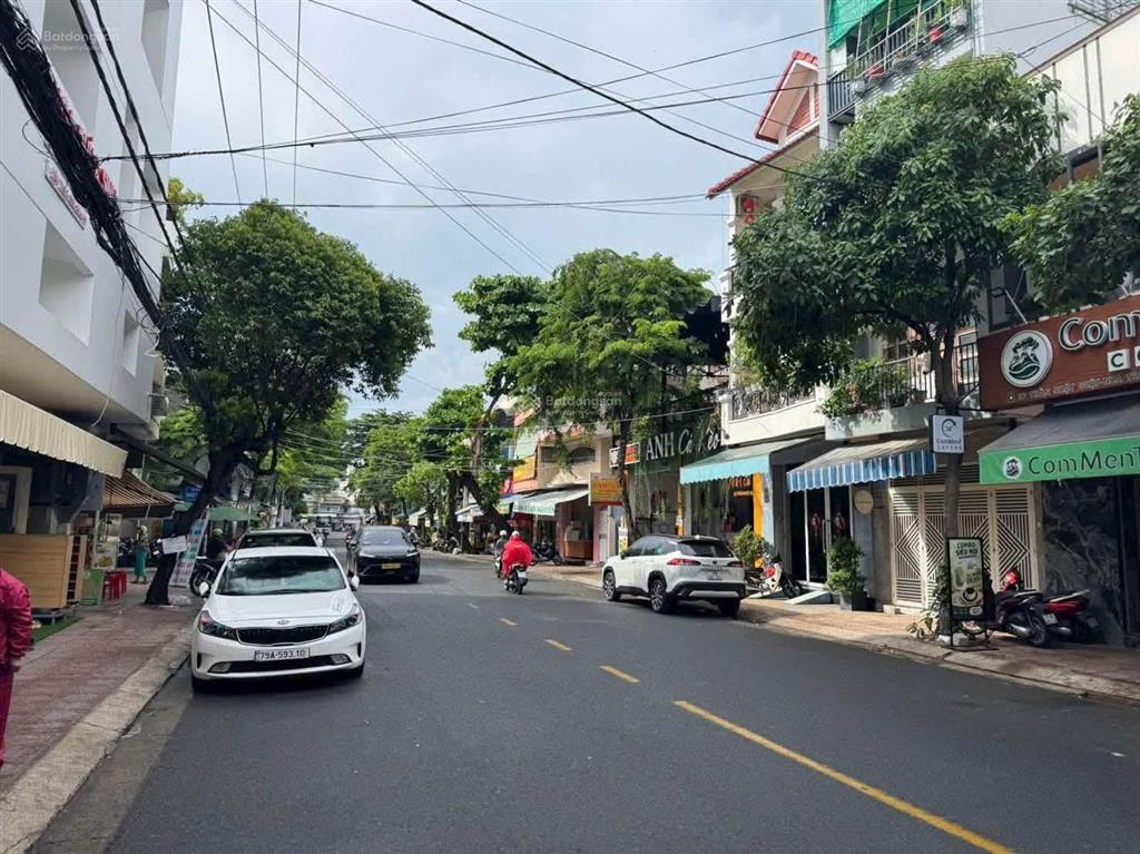Đất trống mặt tiền đường trần nhât duật khu vực kinh doanh sầm uất.!!!