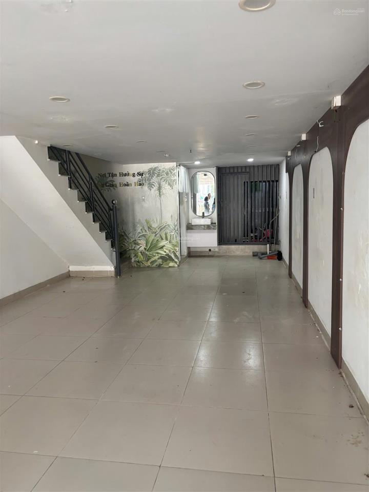 Bán căn shophouse hiện đang có hđ thuê, phù hợp mua kinh doanh lâu dài.