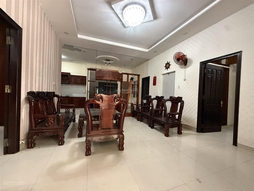 Bán nhà góc 2 mặt tiền đường nguyễn đức cảnh phù hợp quý a/c mua đầu tư lâu dài.