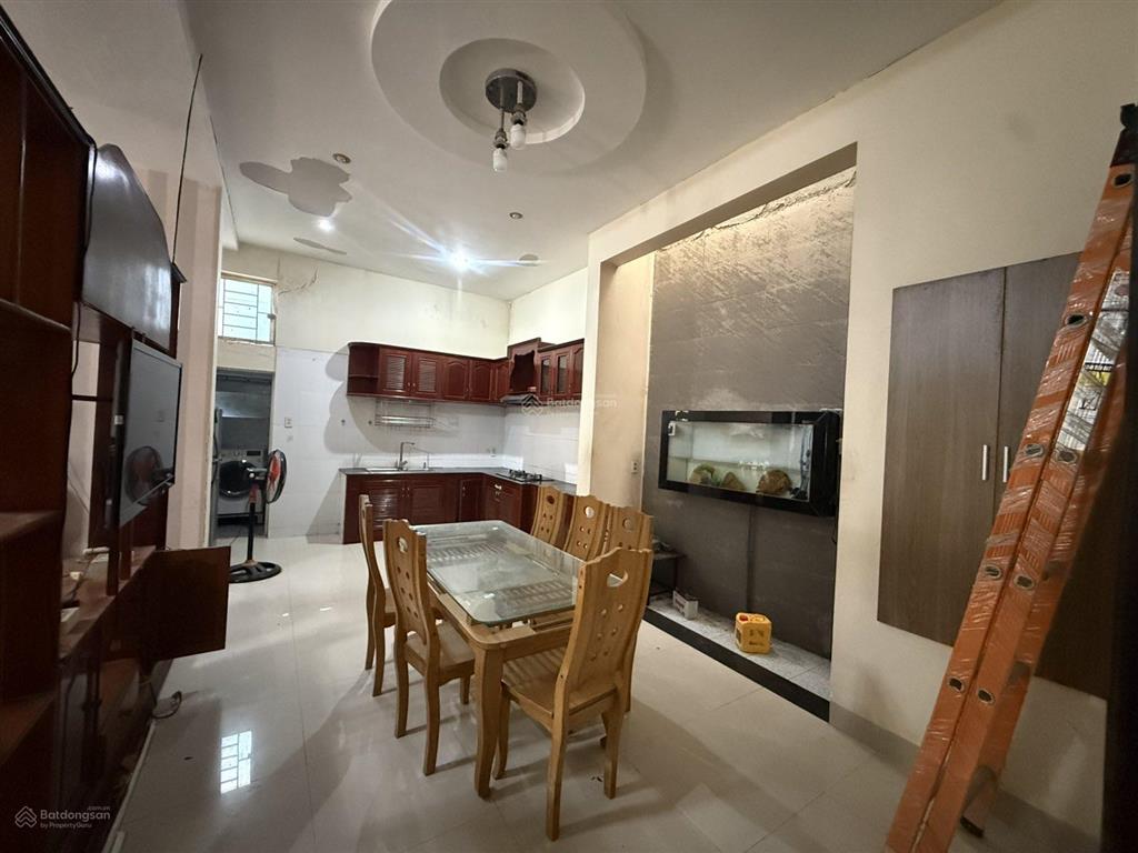 Bán nhà góc 2 mặt tiền đường nguyễn đức cảnh phù hợp quý a/c mua đầu tư lâu dài.