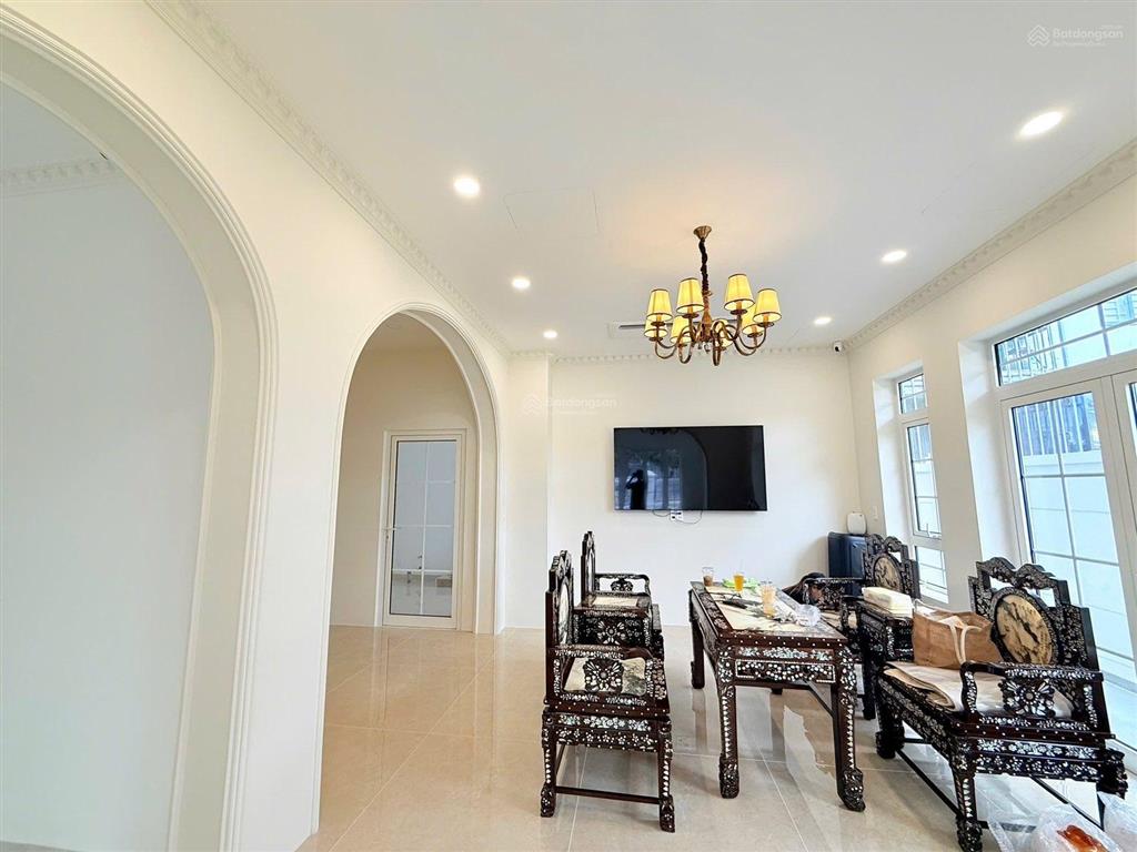 Cần bán khu biệt thự vip 1 vcn phước hải mới cứng, khu vực an ninh!